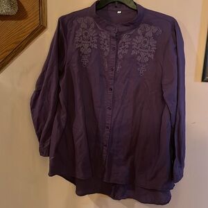 Women’s purple cotton/linen blend button up blouse.